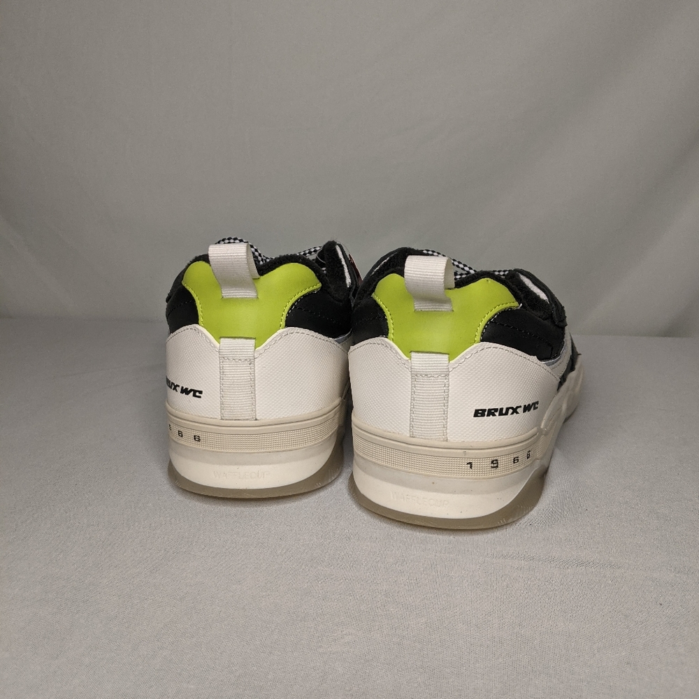 Vans - Picture 2 of 5